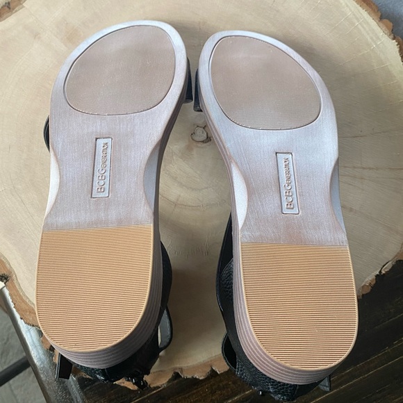 BCBGeneration Toe Loop Ankle Buckle Sandals NWOT - Picture 8 of 10